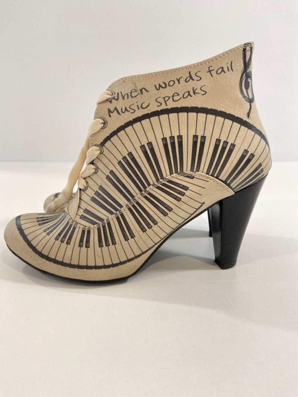 Music Note Piano Keyboard Shoes Music Teacher Novelty Flats Black White Size 38 - Picture 14 of 14